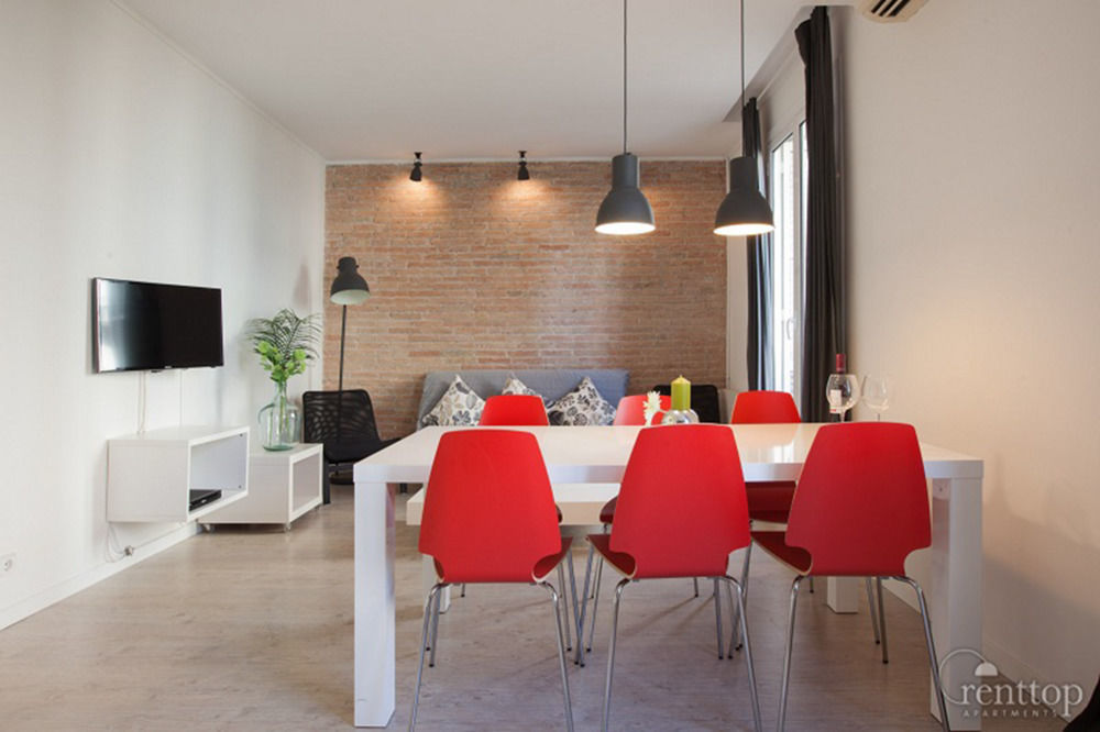Rent Top Diagonal-aribau 3*