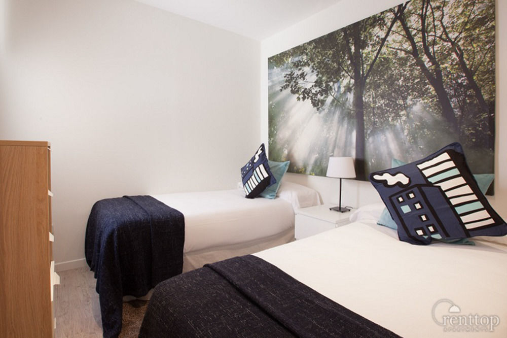Rent Top Diagonal-aribau 3* Barcelona